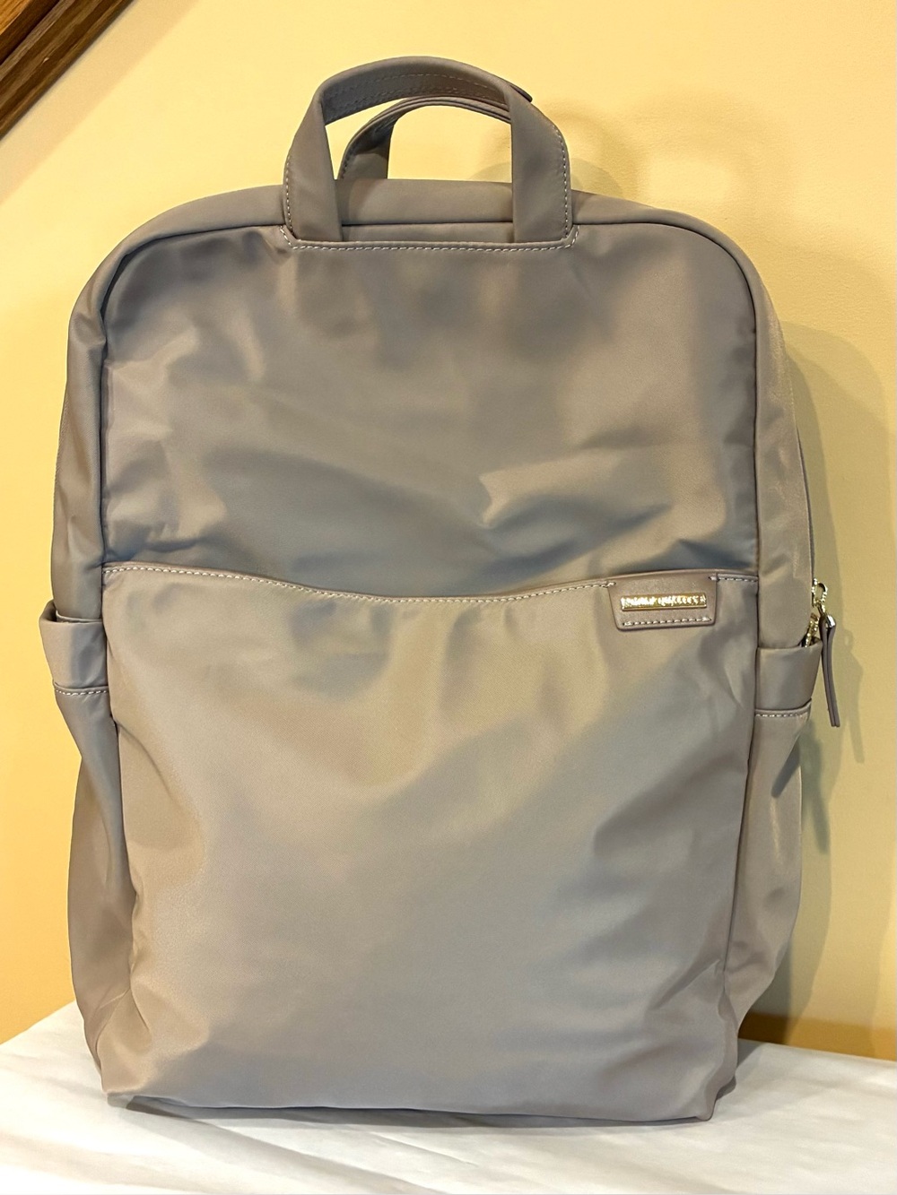 Golf Quality Travel Laptop Backpack Adjustable Straps Top Handles Champagne NWOT